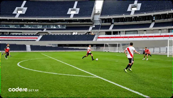 Partido en el Monumental